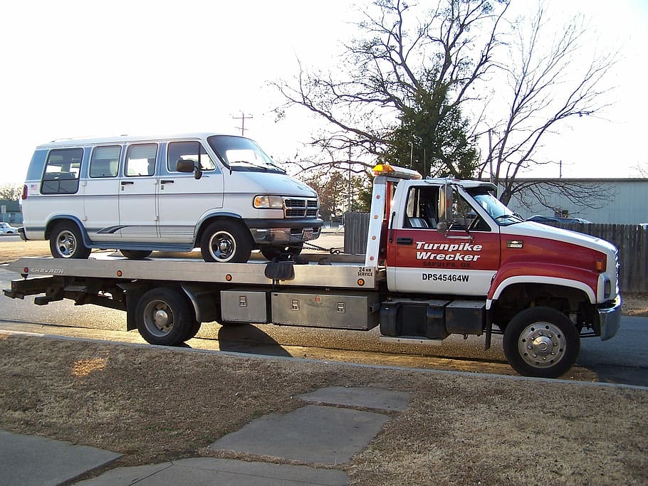 red and white truck park near house, Failure, Wrecker, tow HD wallpaper