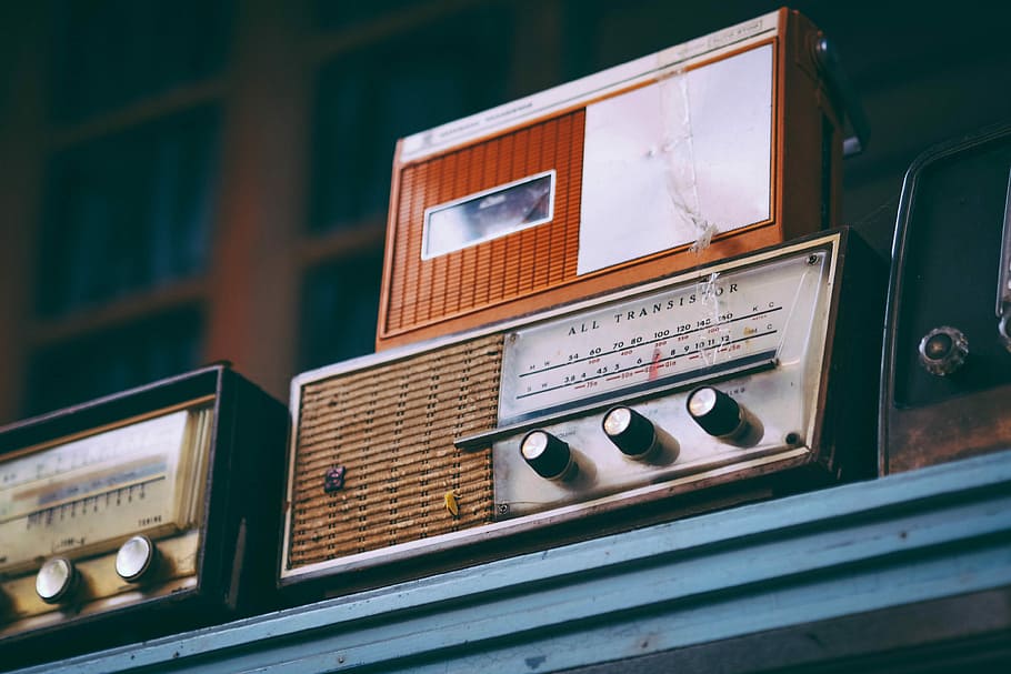 gray and brown transistor radio on table, brown and white transistor radio HD wallpaper