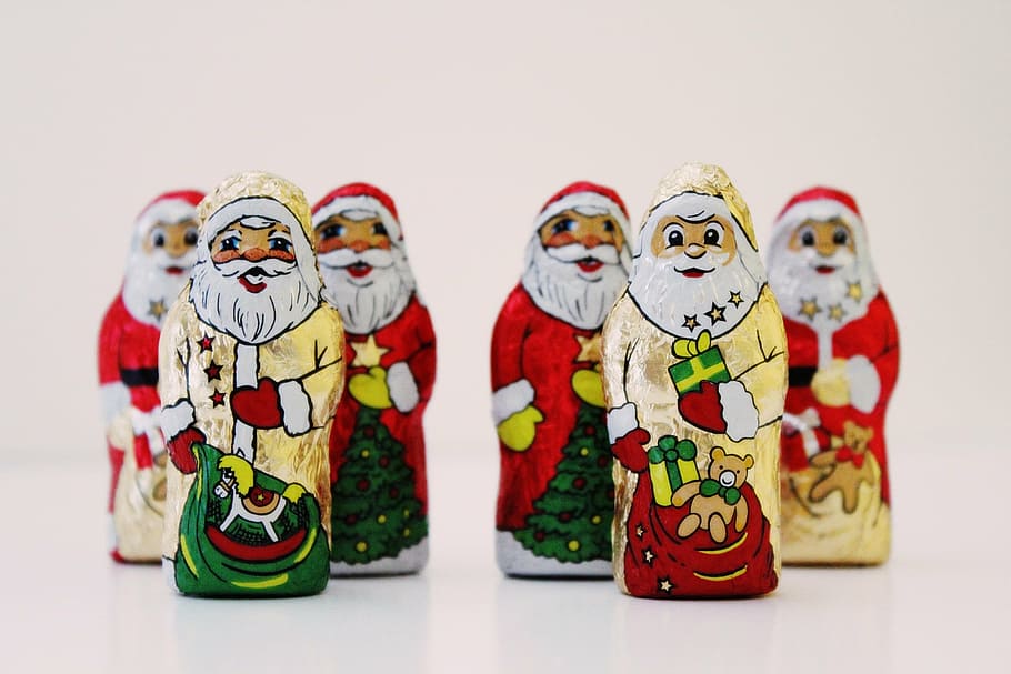 six Santa Claus figurines, santa clauses, chocolate, nicholas, HD wallpaper