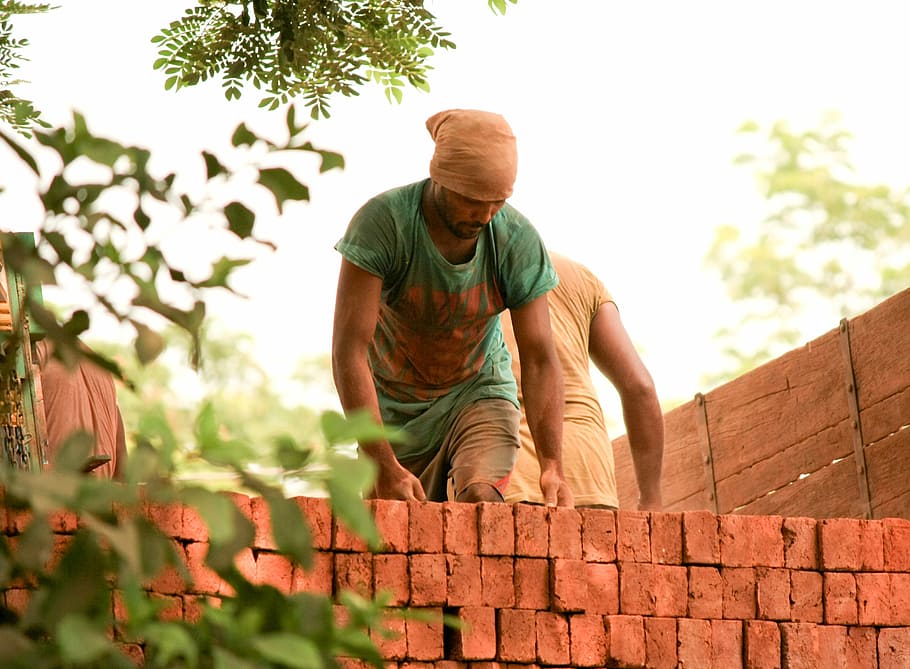 man building brick wall, bricks, labourer, indian, loading, truck, HD wallpaper