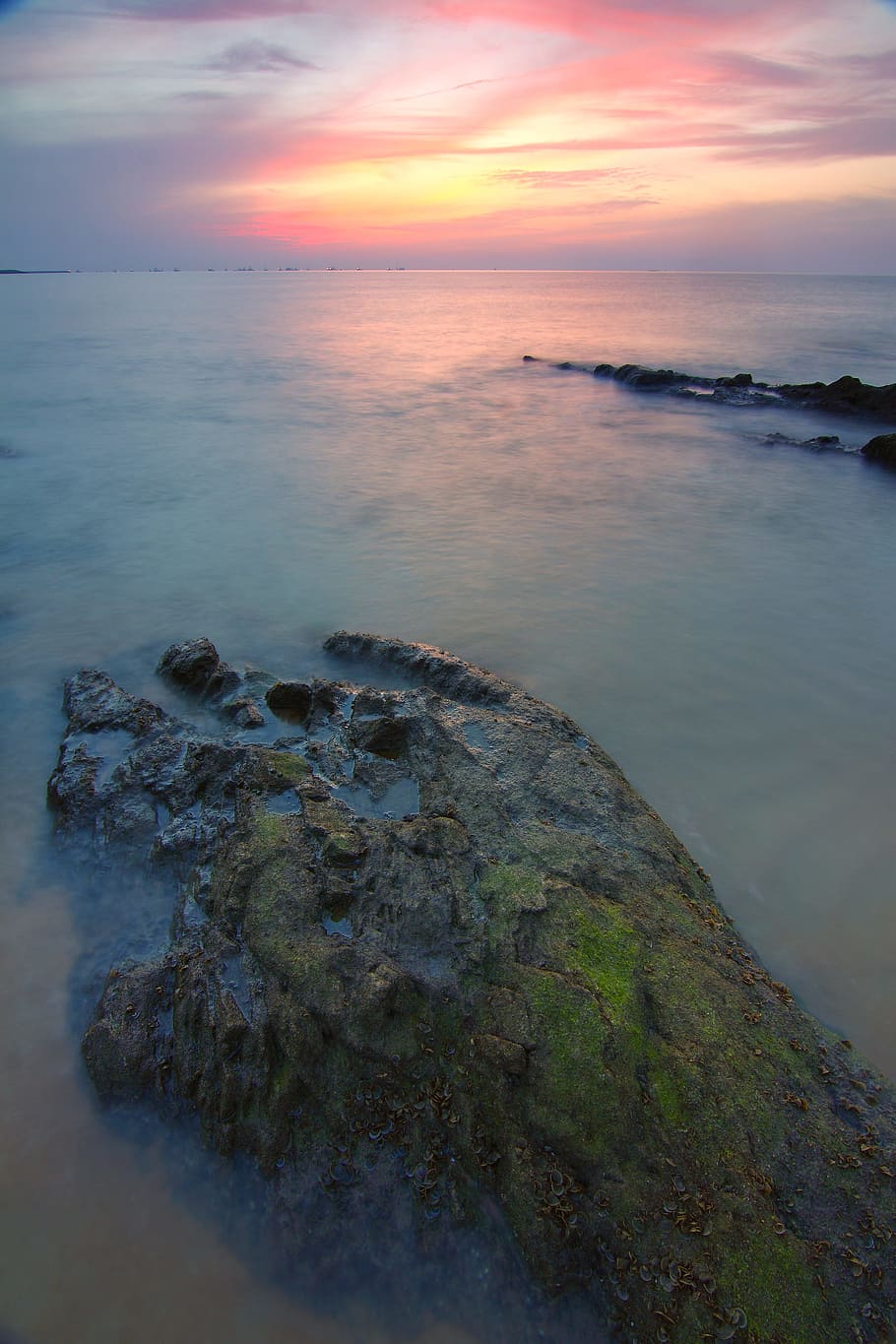sea, dawn, landscape, nature, clouds, moss, ocean, outdoors, reflections HD wallpaper