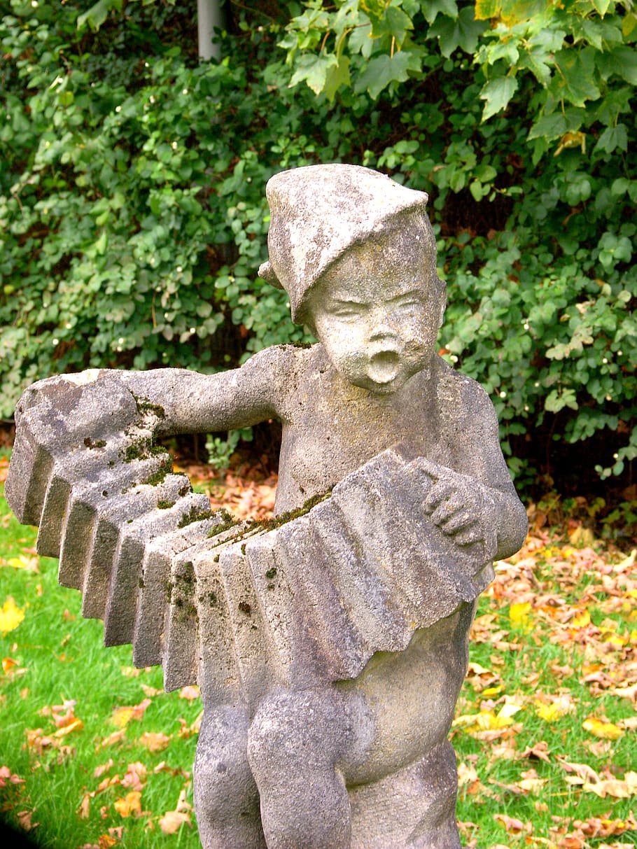 Очарование природы и творчества: скульптуры из камня в парке Дружковки.