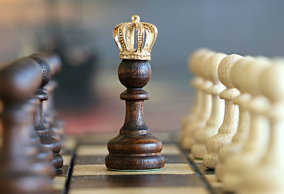 White Chess King Wallpaper Download