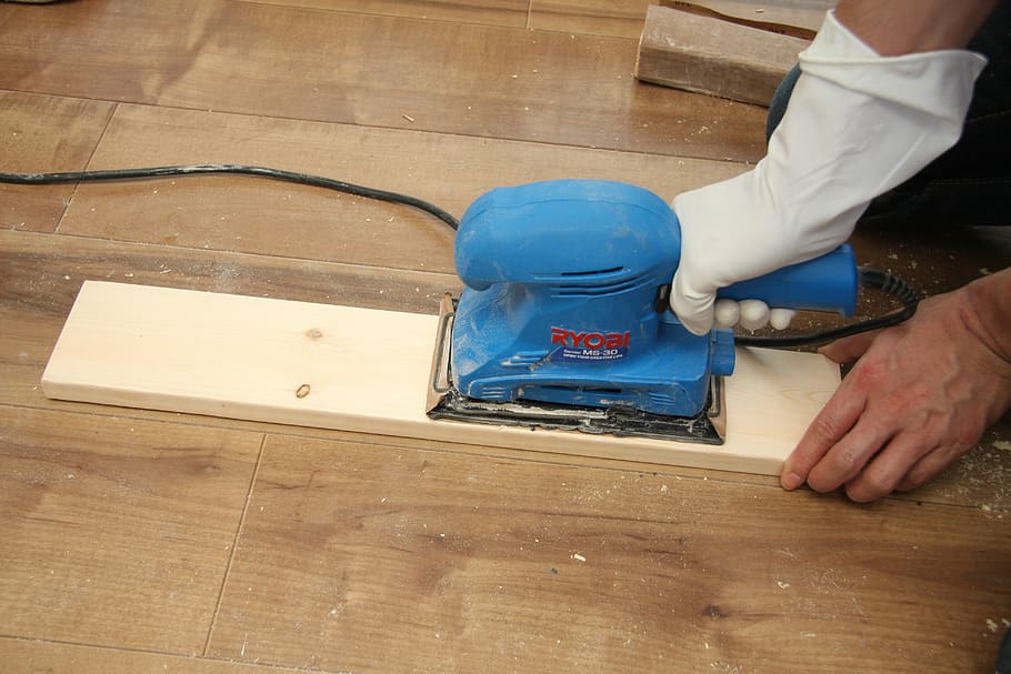 blue Jigsaws in person's hand, thunder, diy, carpenter, tool HD wallpaper