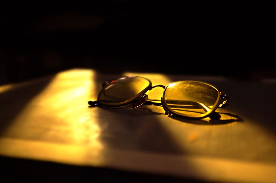eyeglasses, sunlight, shadows, dark, still life, close-up, two objects HD wallpaper