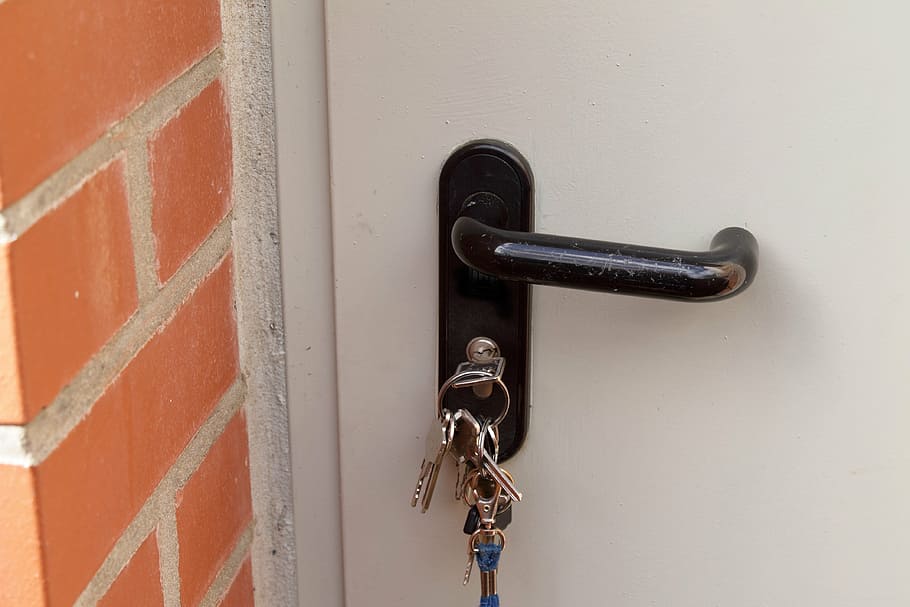 silver keys in door handle, wall, close, security, castle, to HD wallpaper