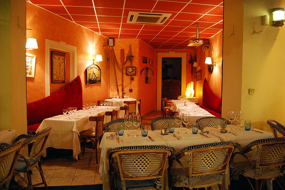 table, restaurant, empty, chairs, glasses, cutlery, lighting HD wallpaper