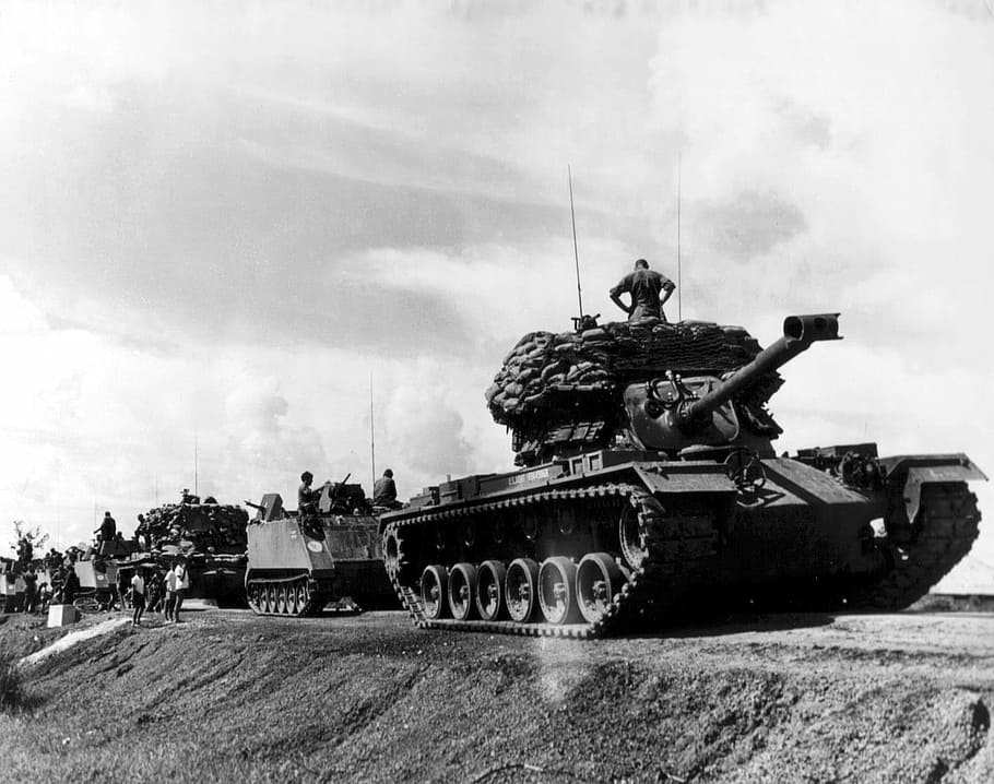 US tank convoy during the Vietnam War, armored warfare, photos