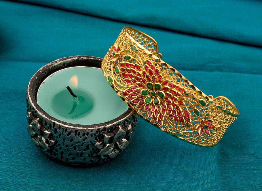 gold-colored bangle next to teal candle, Ruby, Emerald, Bracelet HD wallpaper