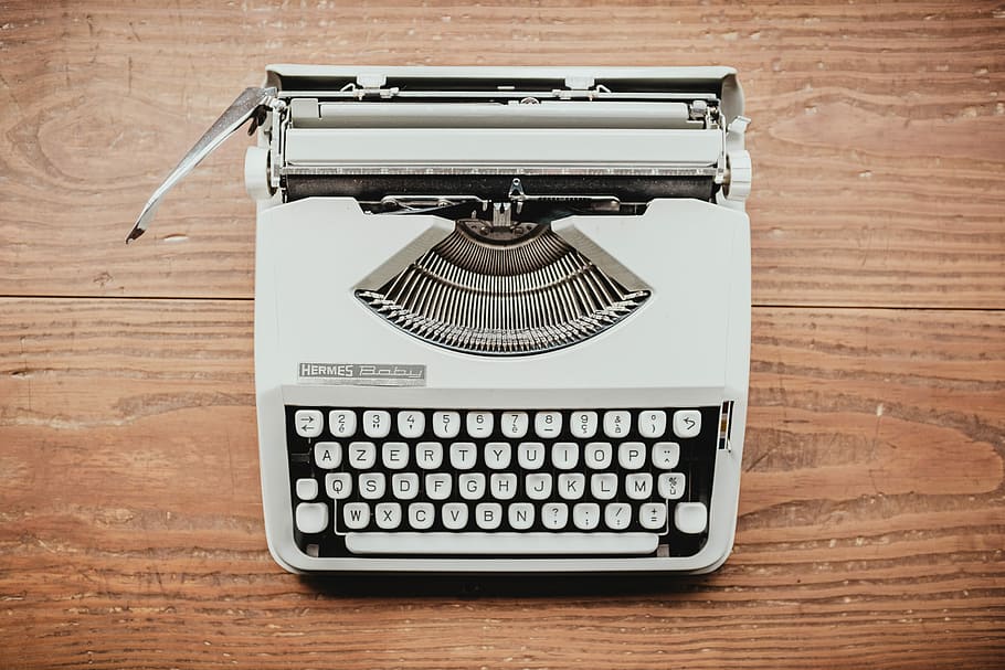 white and black typewriter on table, white typewriter, keyboard, HD wallpaper