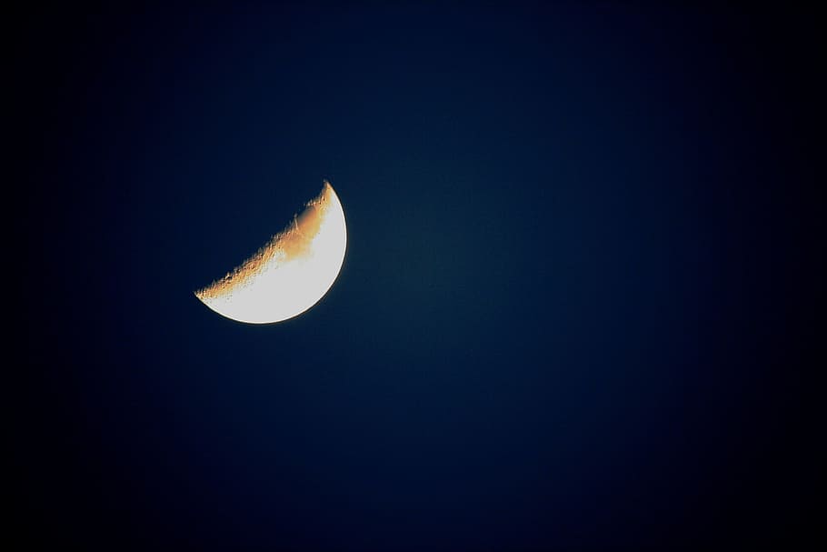 half moon, Luna, Lunar, growing, sky, night time, night sky HD wallpaper