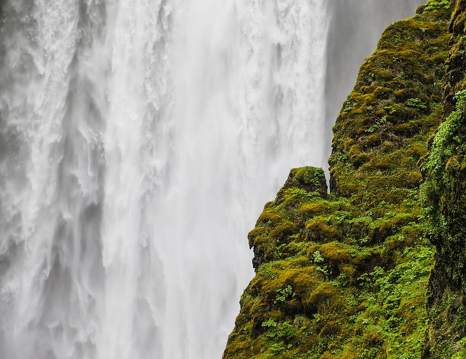 mossy rock near waterfalls, waterfalls near rock cliff, grass HD wallpaper
