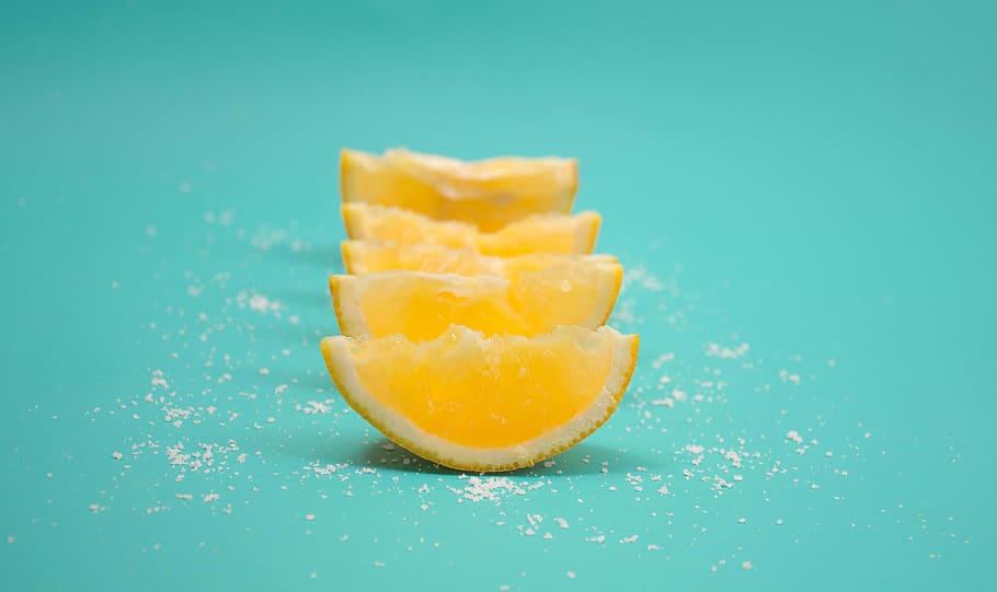 slice of yellow citrus fruits, close up photography five lemon HD wallpaper