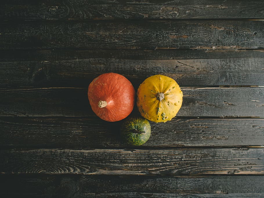 autumn, fall, halloween, pumpkins, food, wood - Material, fruit HD wallpaper