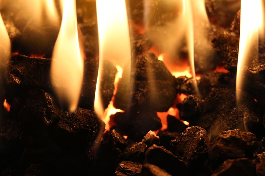 fire, work, forge, knife, coal, burning, flame, fire - natural phenomenon HD wallpaper