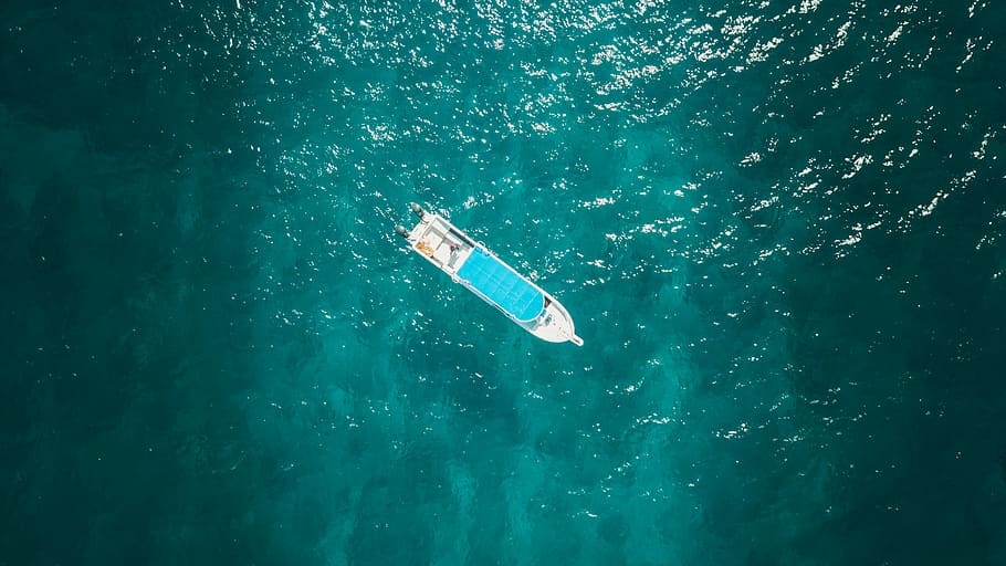 aerial view photography of boat, aerial view of white boat on body of water HD wallpaper