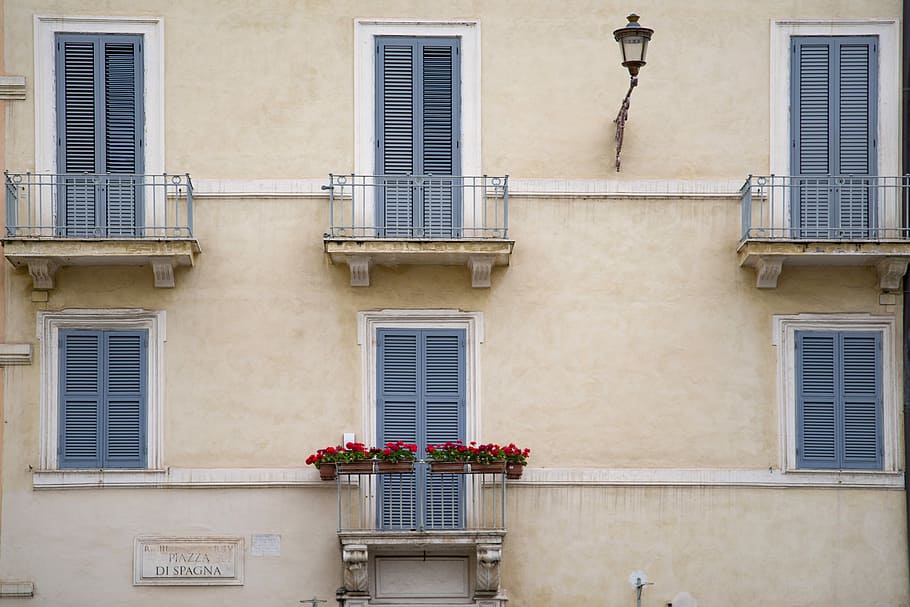 Juliet's Balcony, building, facade, home, house, architecture