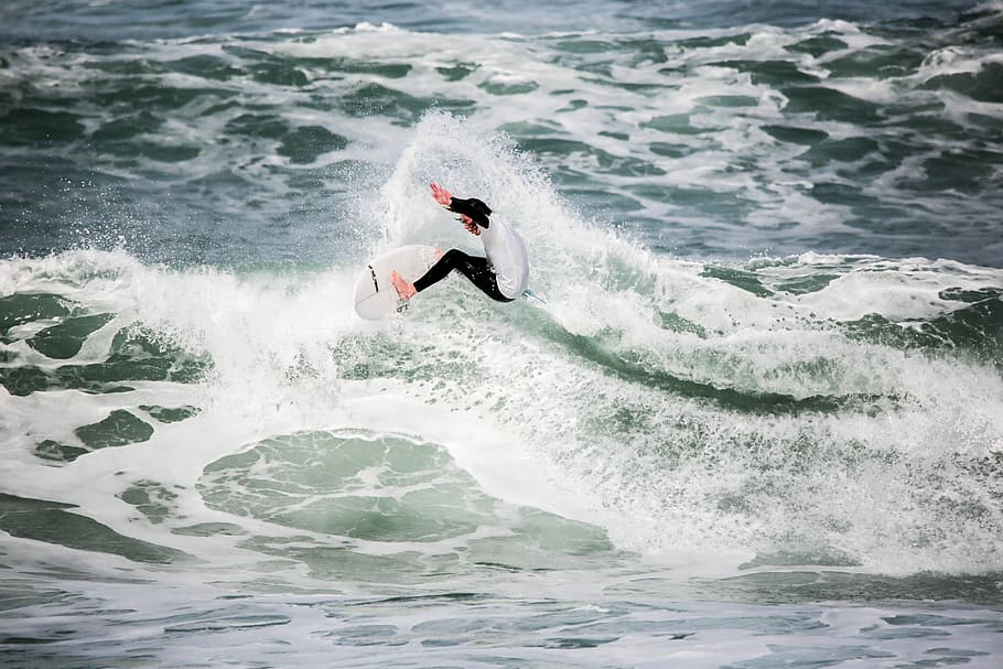person surfing on beach during daytime photo, man surfing during daytime HD wallpaper