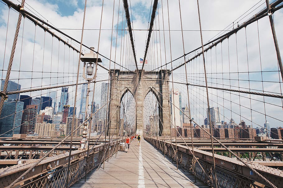 people walking on grey concrete bridge under white clouds during daytime, Manhattan Bridge, New York HD wallpaper