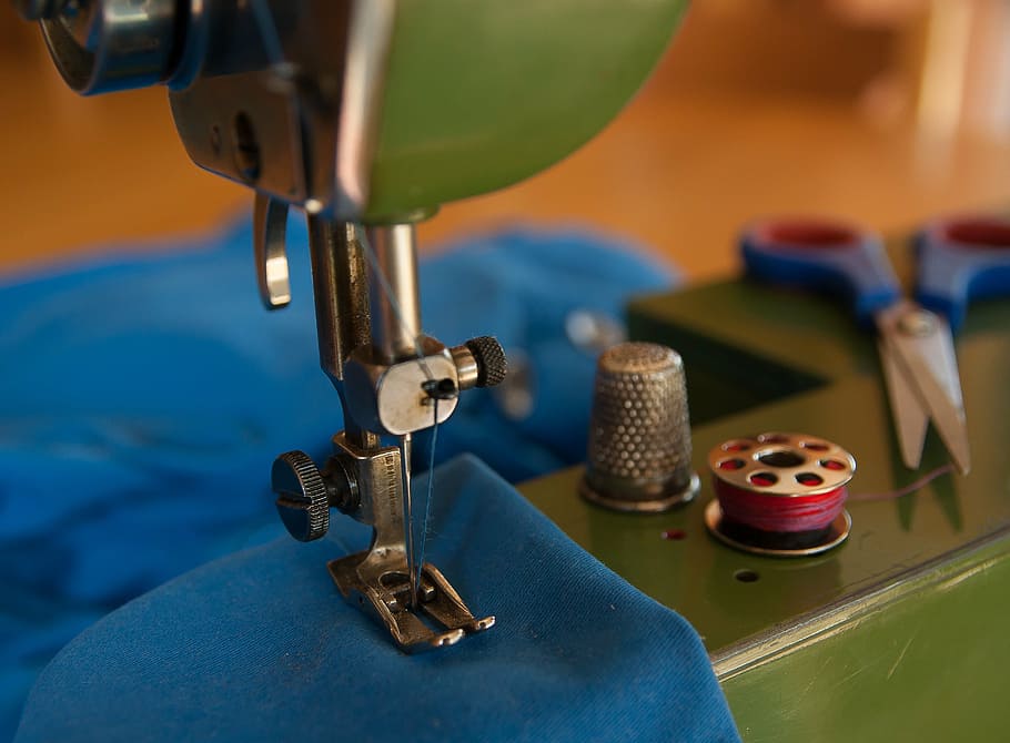 close-up photo of green and gray sewing machine, couture, thimble, HD wallpaper