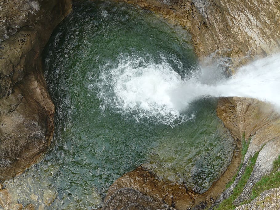 waterfall, wet, splash, lake, rock, rock - object, solid, beauty in nature HD wallpaper
