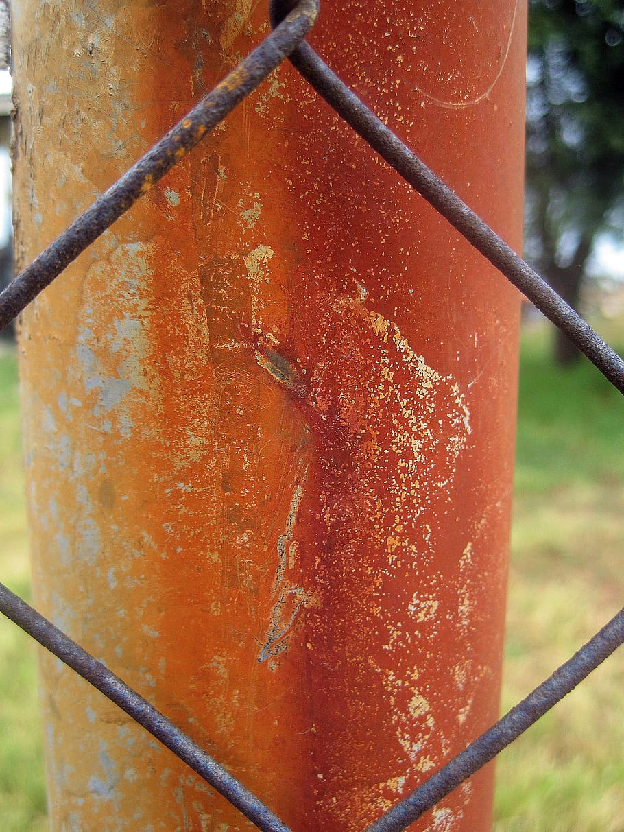 rusted pole, upright, iron, oxidized, fence, close-up, focus on foreground HD wallpaper