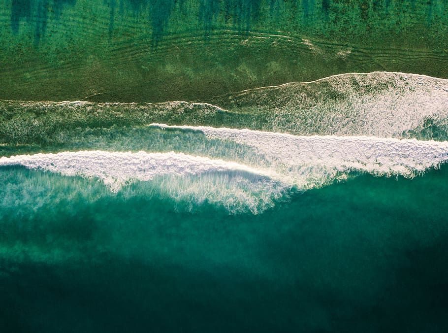 bird's eye view of water wave, sea waves crashing shore, tide HD wallpaper