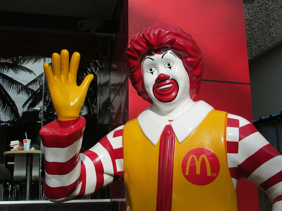 McDonald's statue, Figure, Man, Yellow, red, one man only, stage costume HD wallpaper