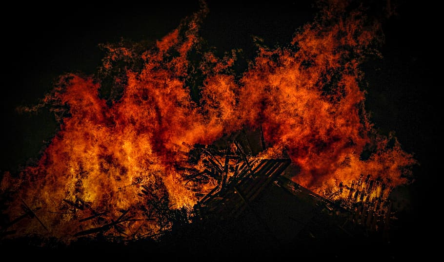 fire, flame, bonfire, campfire, dark, night, burning, fire - natural phenomenon HD wallpaper