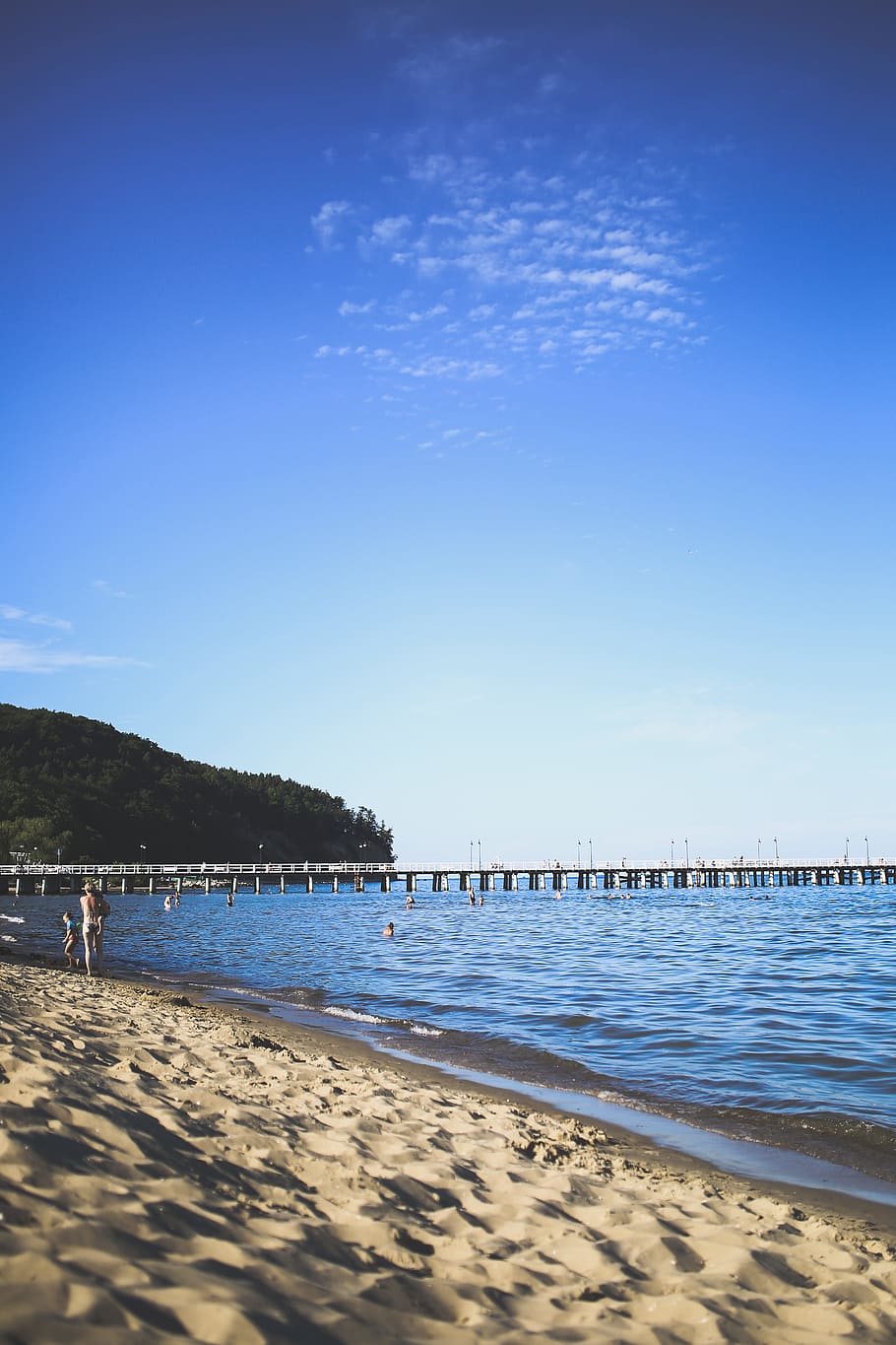 Beach & pier, blue, city, daylight, landscape, molo, ocean, outdoors HD wallpaper