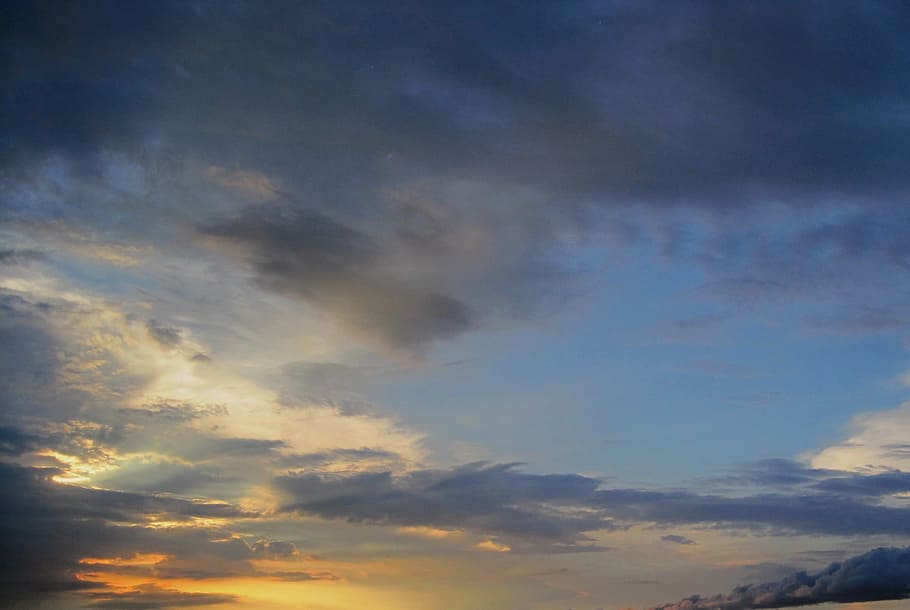 Sky, Dark Clouds, White Clouds, deep yellow streak, sunset HD wallpaper