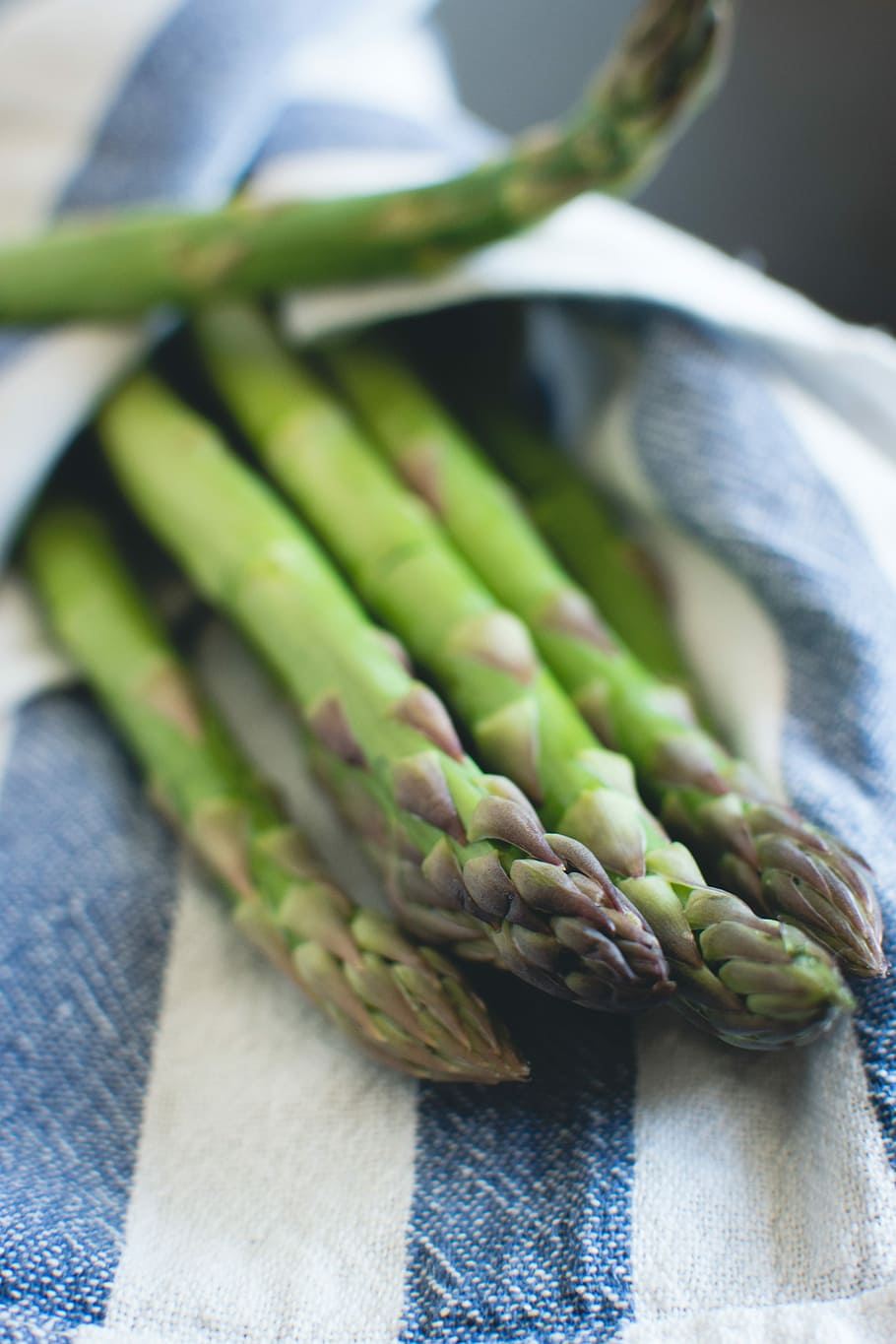 Fresh asparagus, close up, vegetable, food, organic, freshness, HD wallpaper