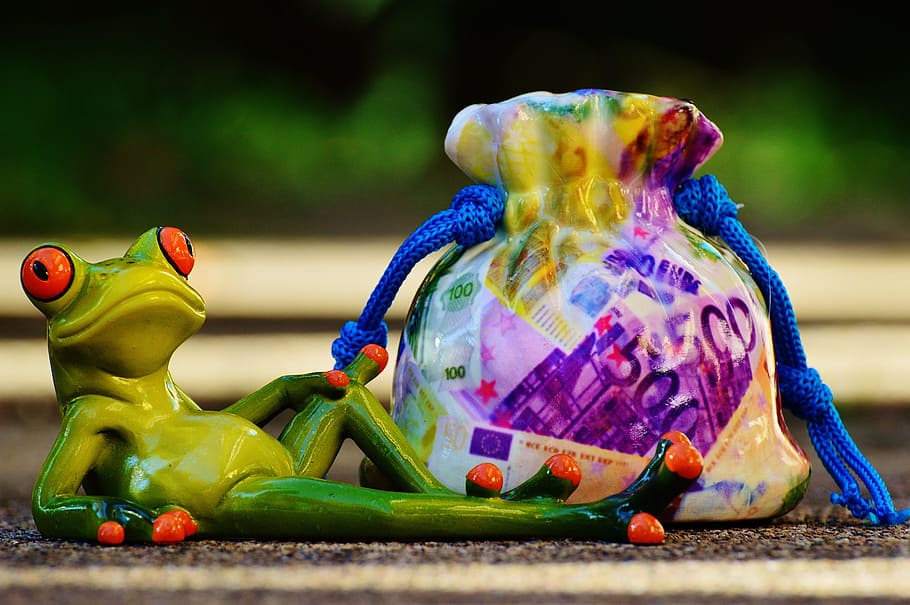 green ceramic frog decor, money soothes, save, reserves, calming, HD wallpaper