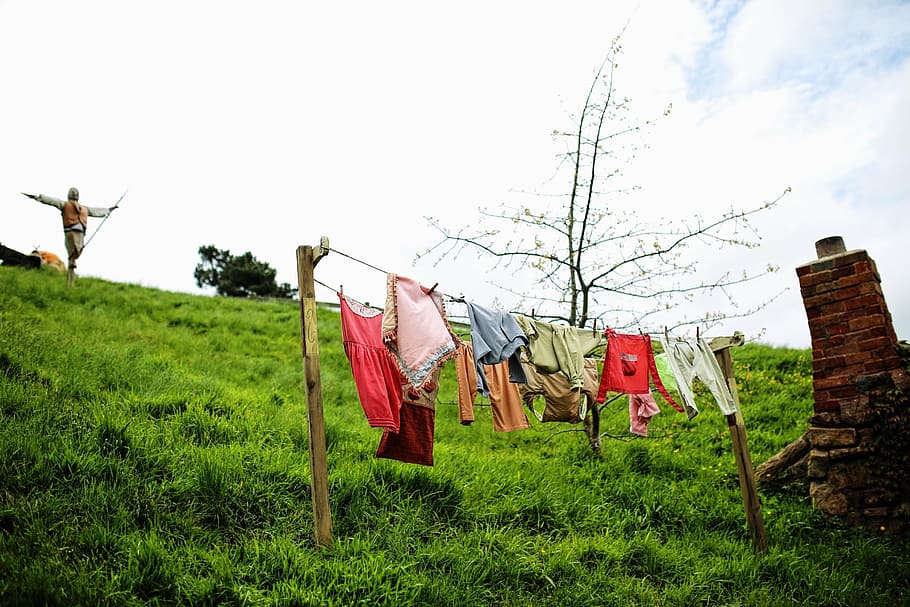 Clothes hanging out to dry on a clothes line photo – Free Matamata