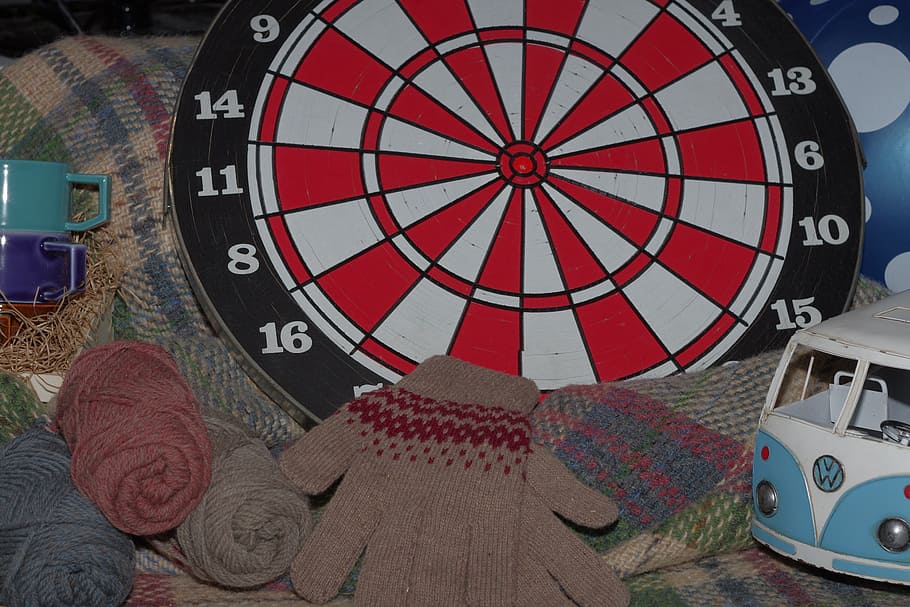 objets d'art, accessories, darts, gloves, yarn, shape, sport HD wallpaper