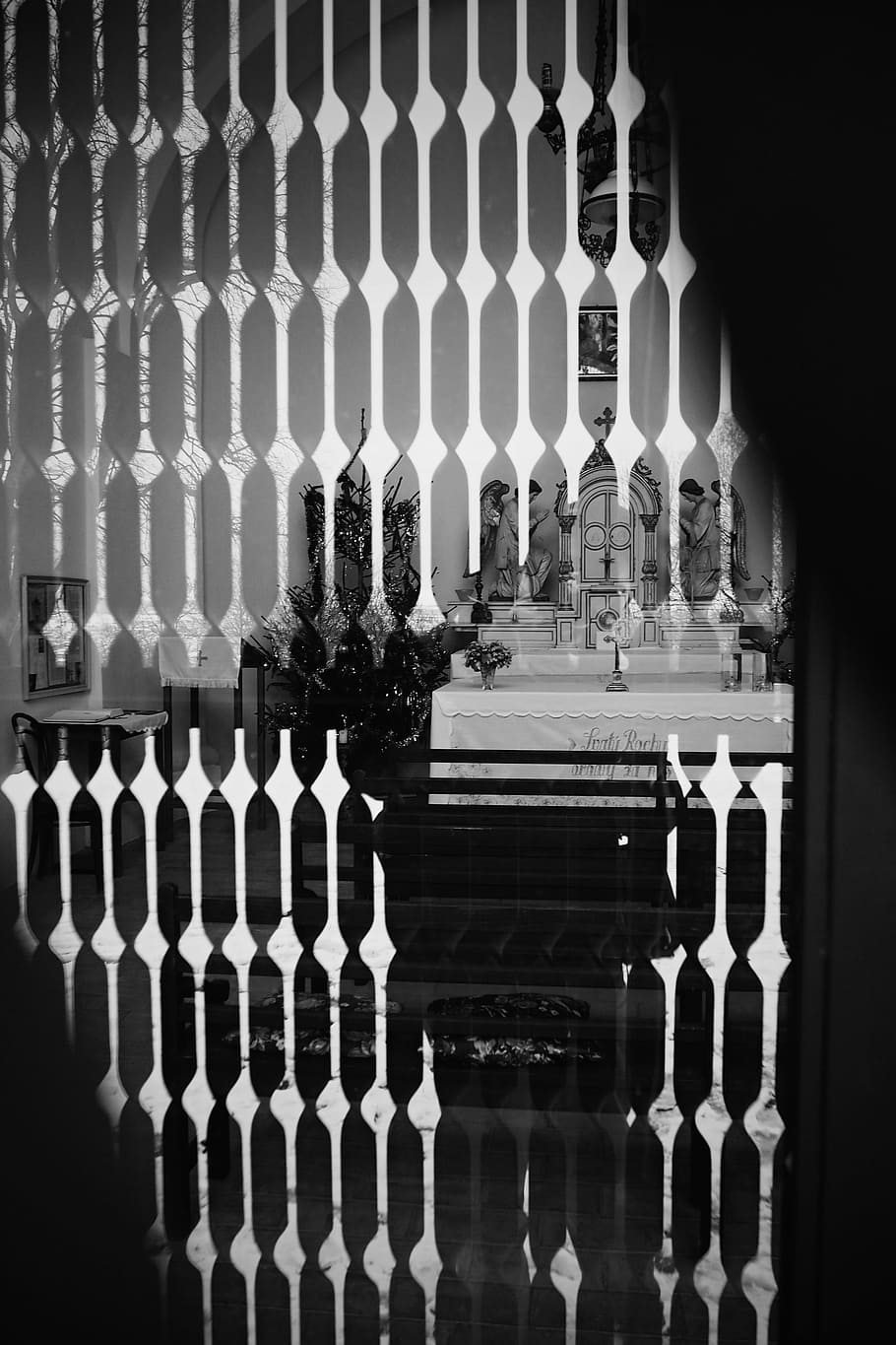 chapel, the altar, glass, reflection, photo, black And White HD wallpaper