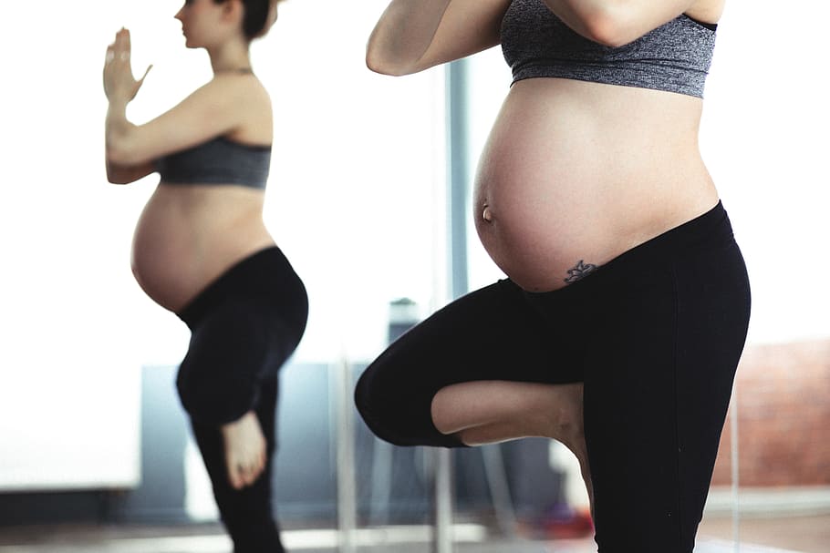 women's black leggings, pregnant, woman, exercise, physical, fitness, HD wallpaper