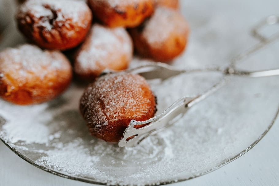 Pączki - Traditional polish doughnuts, flowers, sweet, food, HD wallpaper