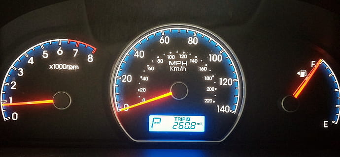 black vehicle analog instrument cluster panel, speedometer HD wallpaper