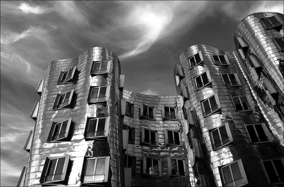 building under gray clouds, homes, architecture, gehry, gehry architecture HD wallpaper