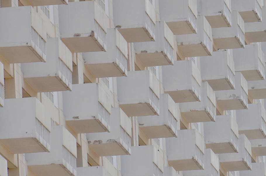 white concrete building, 3D photography of beige building, balcony HD wallpaper