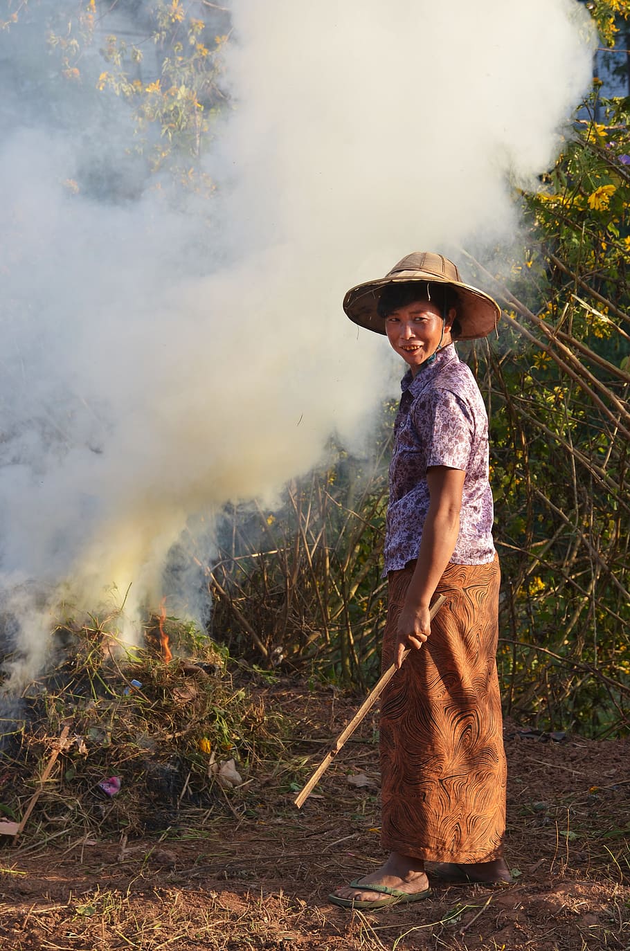 burn, burning down, fire, hot, bauer, smoke, woman, farm, smoke - physical structure HD wallpaper