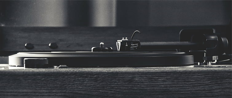 grayscale photography of turntable, record, vinyl, needle, tonearm HD wallpaper
