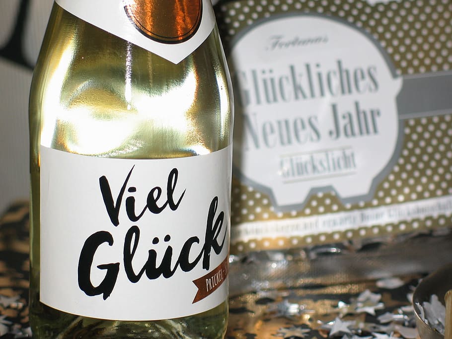 Viel Gluck wine bottle on brown table, good luck, new year's eve, HD wallpaper