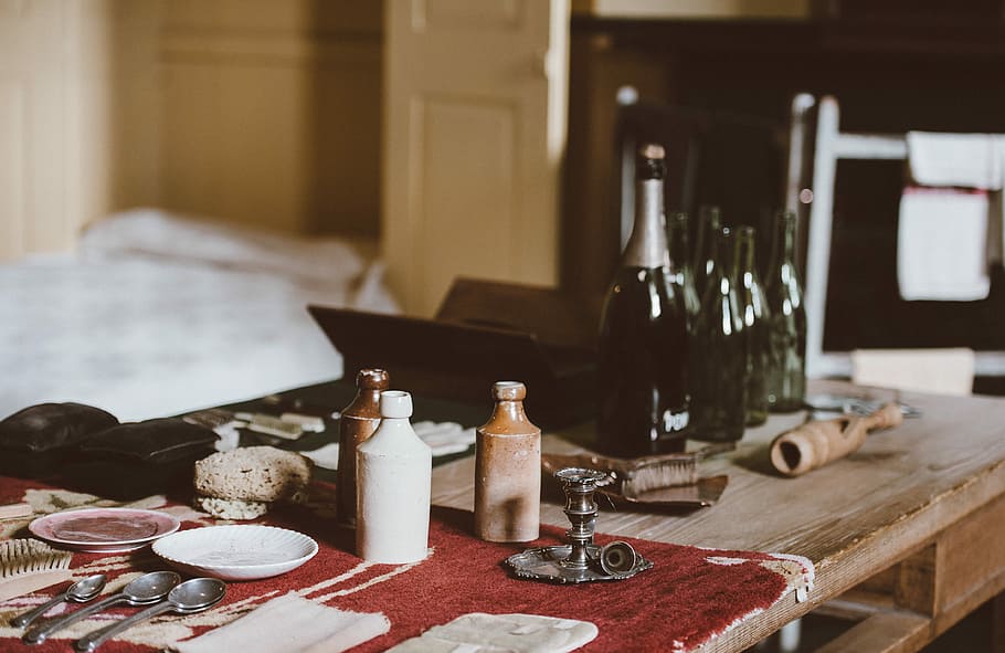 Uppark House, Petersfield, tableware set on top of table, bottle HD wallpaper