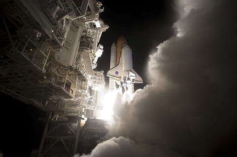 white rocket ship, launch, liftoff, night, space shuttle, discovery HD wallpaper