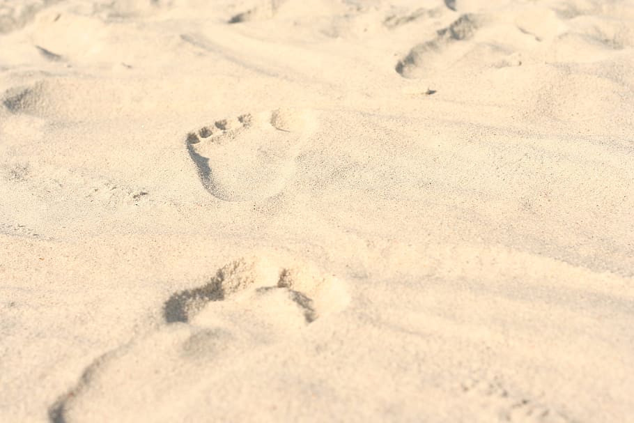 person foot print on white sands, Beach, footprint, nature HD wallpaper