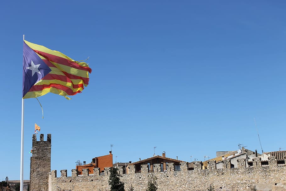 spain, flag, sunshine, castle, wall, architecture, sky, built structure HD wallpaper