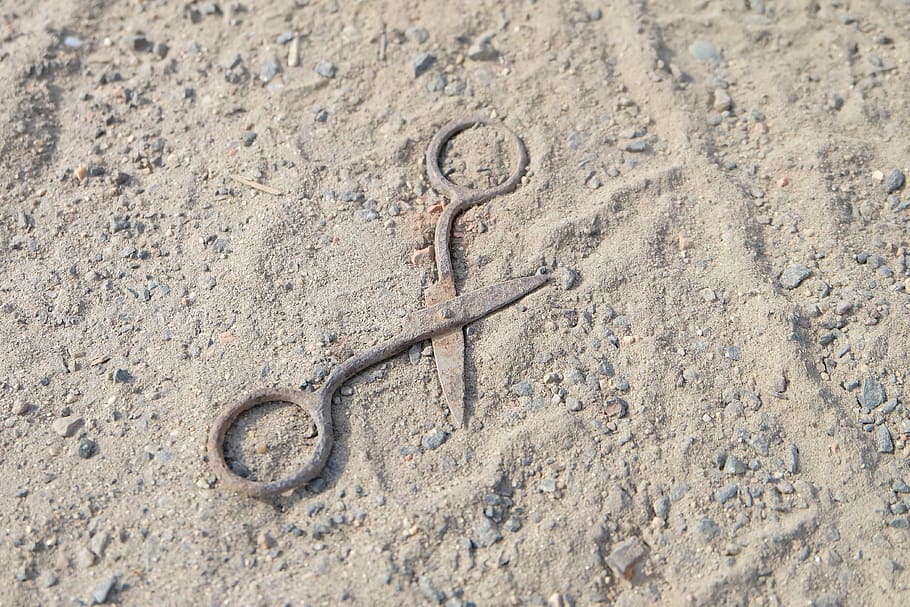 rust, scissors, sand, rusty scissors, abandoned thing, no people HD wallpaper