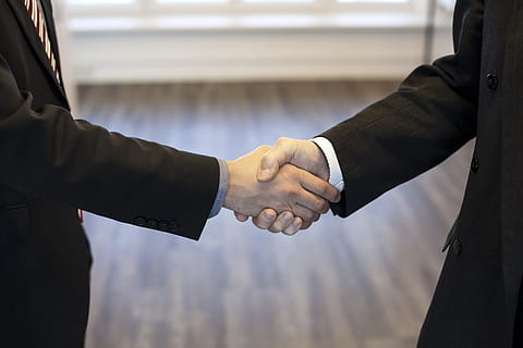 two man shaking hands, trust, arrangement, business, cooperation HD wallpaper